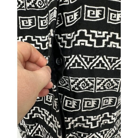 Chico's Black & White Aztec Embroidered Crop Jacket Size 2 US L - Picture 5 of 9